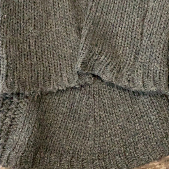 Sweater - Picture 5 of 6
